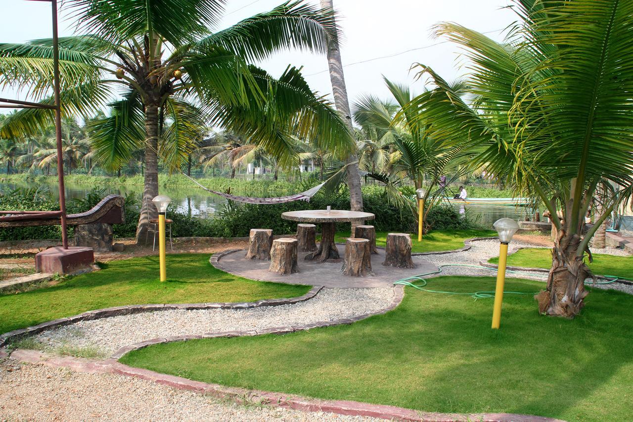Munroe Island Lake Resort Mundrothuruth Exteriér fotografie